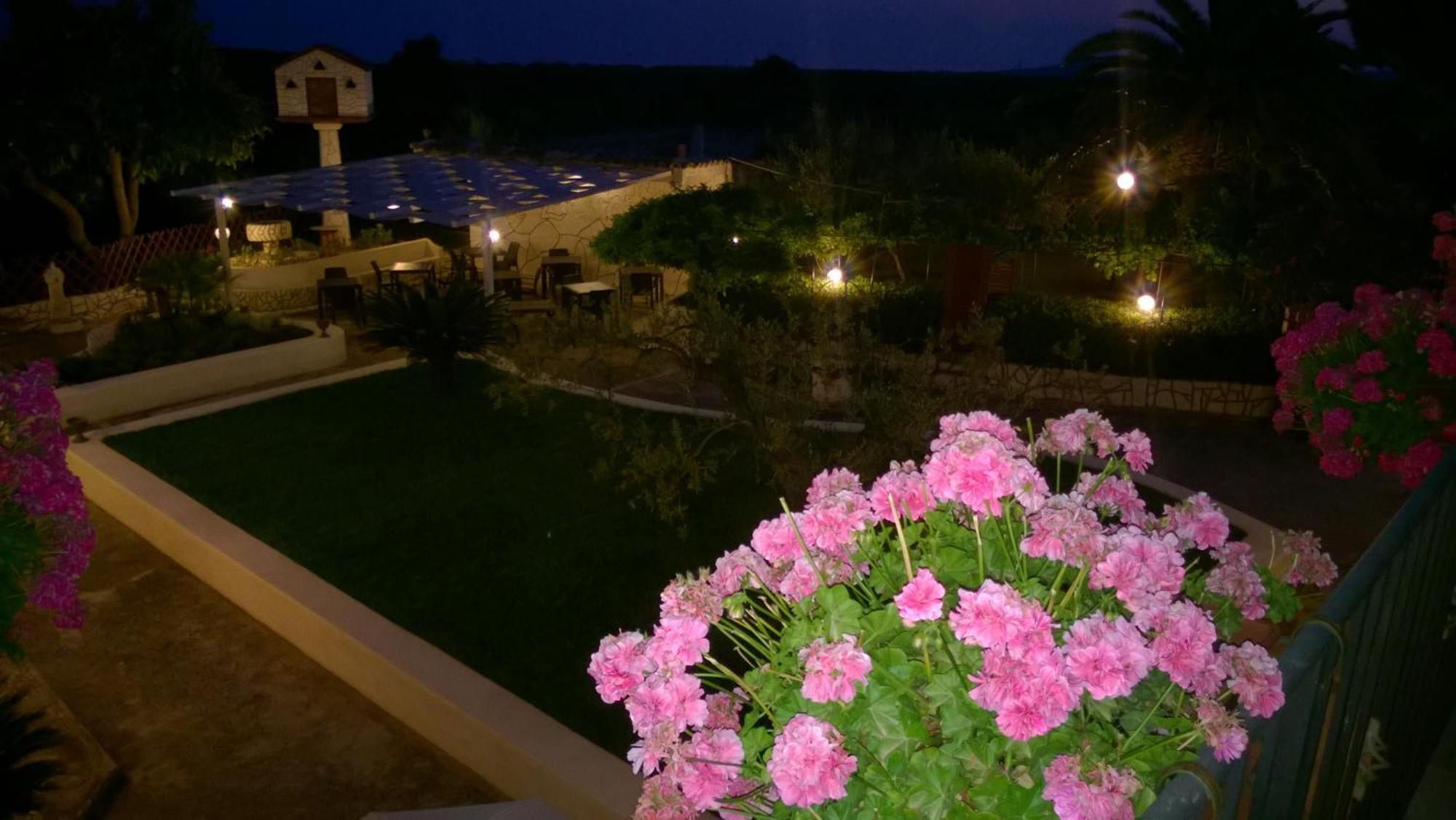 Villa Le Zarafe à Ribera Extérieur photo